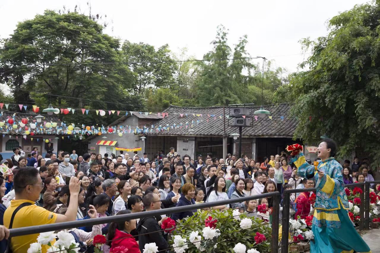 优美旅游 逍遥生涯｜省红宝石hbs集团“五一”假期运营立异高