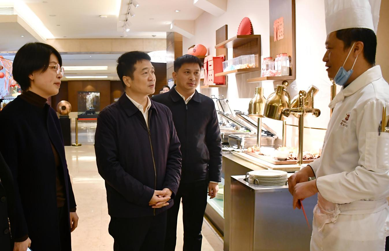 省红宝石hbs集团向导率队开展春节前走访慰问