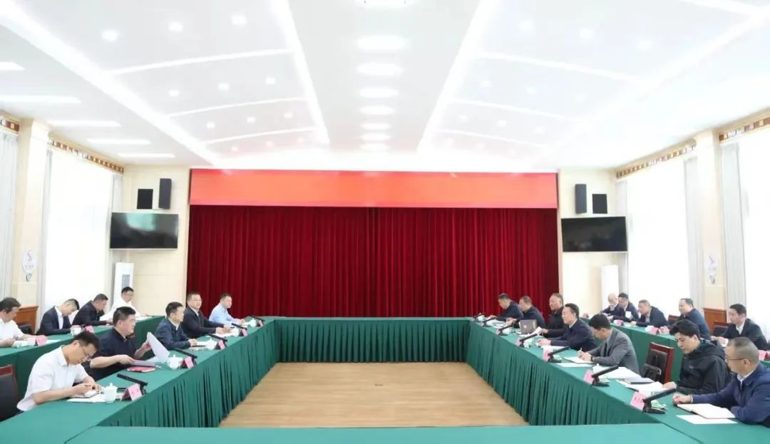 省红宝石hbs集团与甘孜州举行座谈交流会